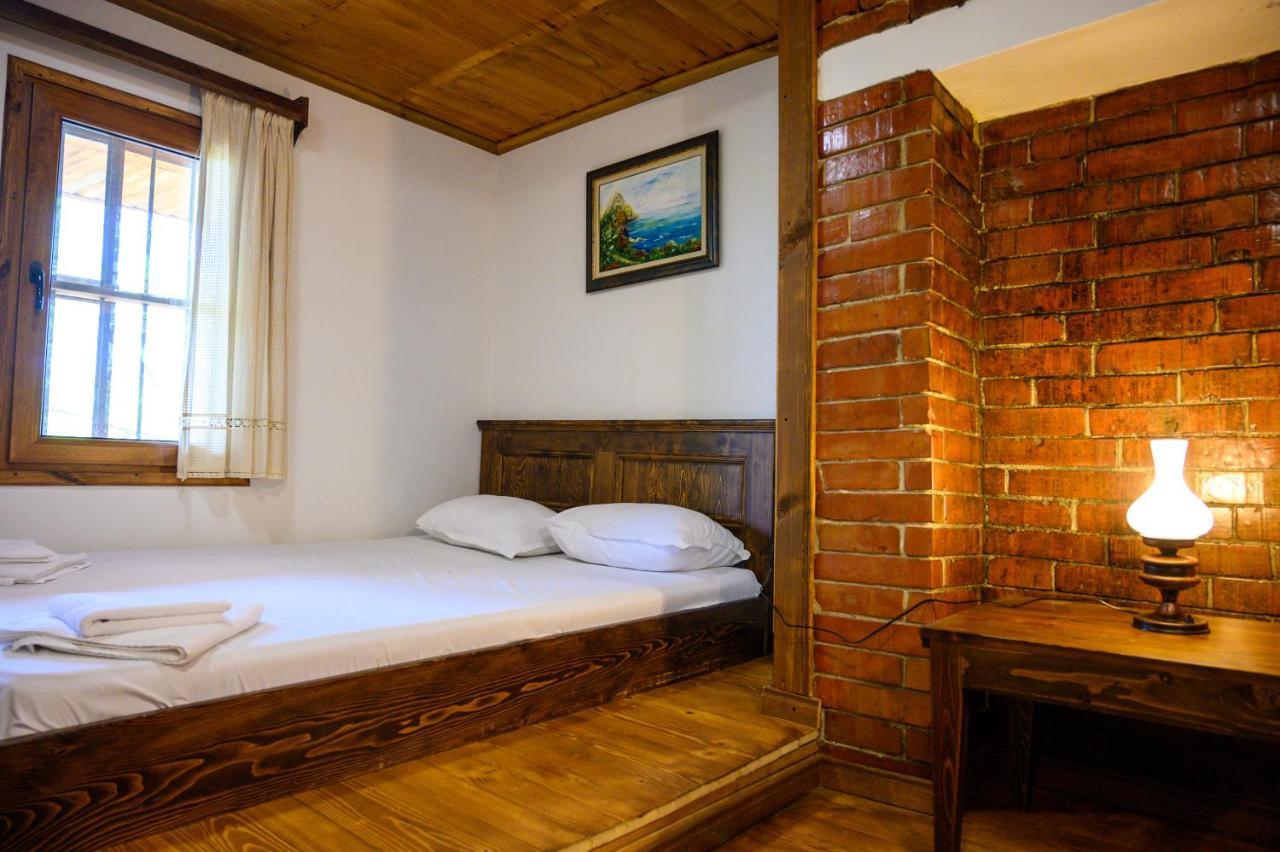 Guest Houses "Zlatna Oresha - Complex" Жеравна Экстерьер фото